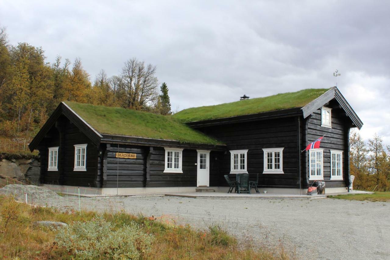 Blazerbu Four-Bedroom Chalet Myro Exterior photo
