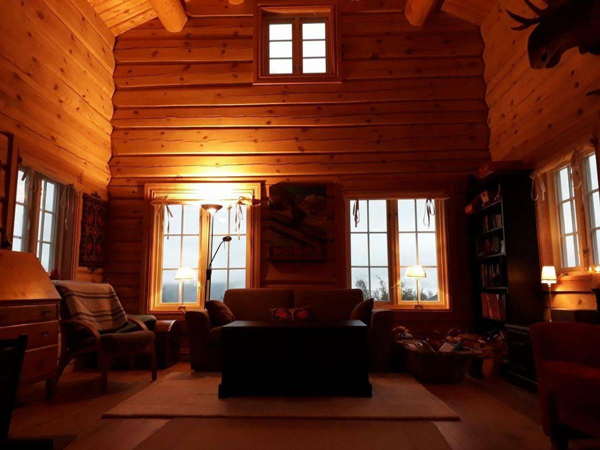 Blazerbu Four-Bedroom Chalet Myro Exterior photo